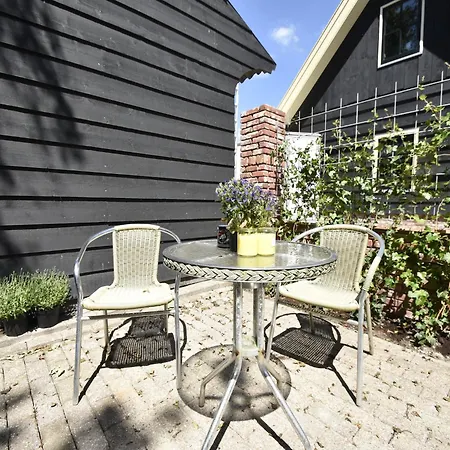 Near Beach, Cleaning Included Apartment *